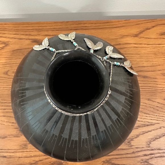 Vintage Black On Black Pottery Signed by Hilario Quczada - Picture 2 of 4